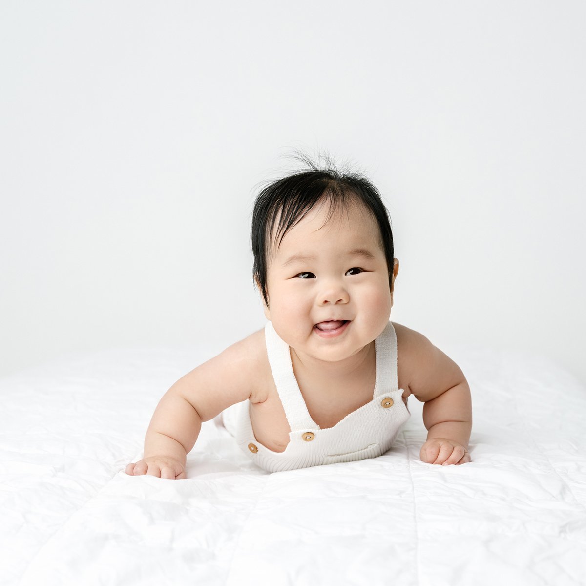 Isaiah-6-month-baby-portrait-web-9.jpg