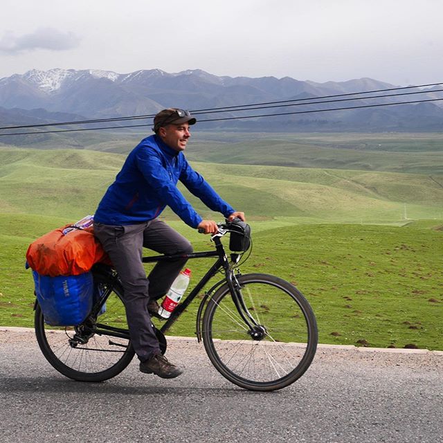 We're loving cycling on the Tibetan Plateau, where even the smallest roads have the smoothest tarmac we've ridden since Turkey and the green grasslands are filled with nomads and herds of yaks (our new favourite animals)
.
.
.
.
.
.
.
.
.
#worldbybik