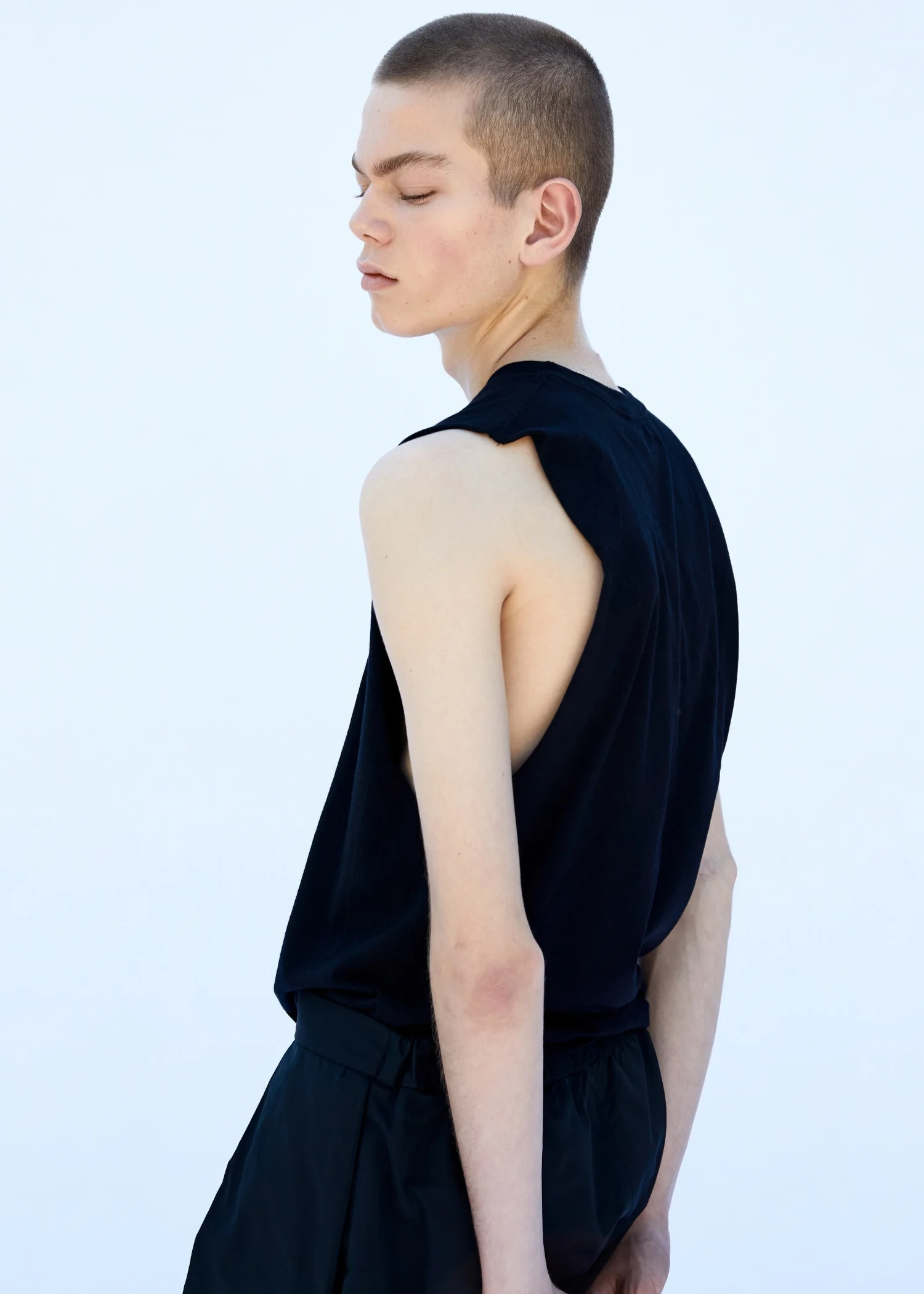 SS19 - 100ART - Black A side.jpg