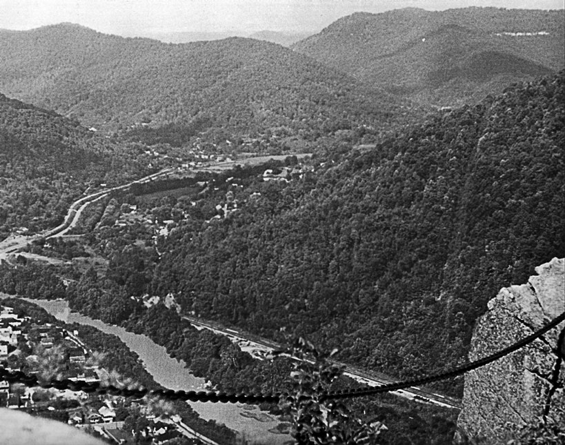 Bell County is located in the southeastern corner of Kentucky where the state meets Tennessee and Virginia. Its 361 square miles are dominated by two mountain ridges, Pine Mountain and Cumberland Mountain, and the fault which slices both of these, creating the Cumberland Gap and the Narrows.