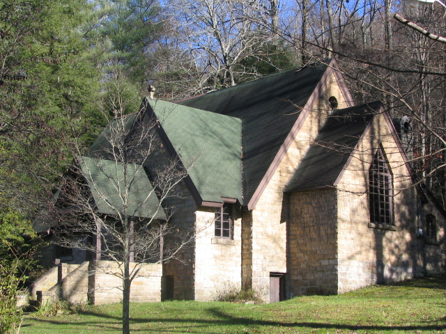 Pine Mountain Settlement School Chapel 36 Highway 510 Pine Mountain, KY 40810 606-558-3571 or 3542 Pine Mountain Settlement School offers beautiful accommodations for your wedding. http://www.pinemountainsettlementschool.com/weddings.php