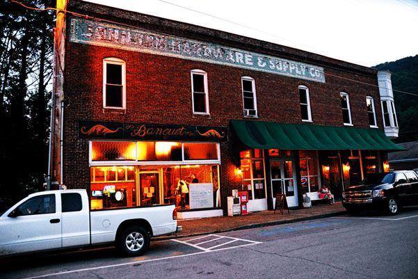Angelo's in the Gap 527 Colwyn Ave, Cumberland Gap, Tennessee 37724