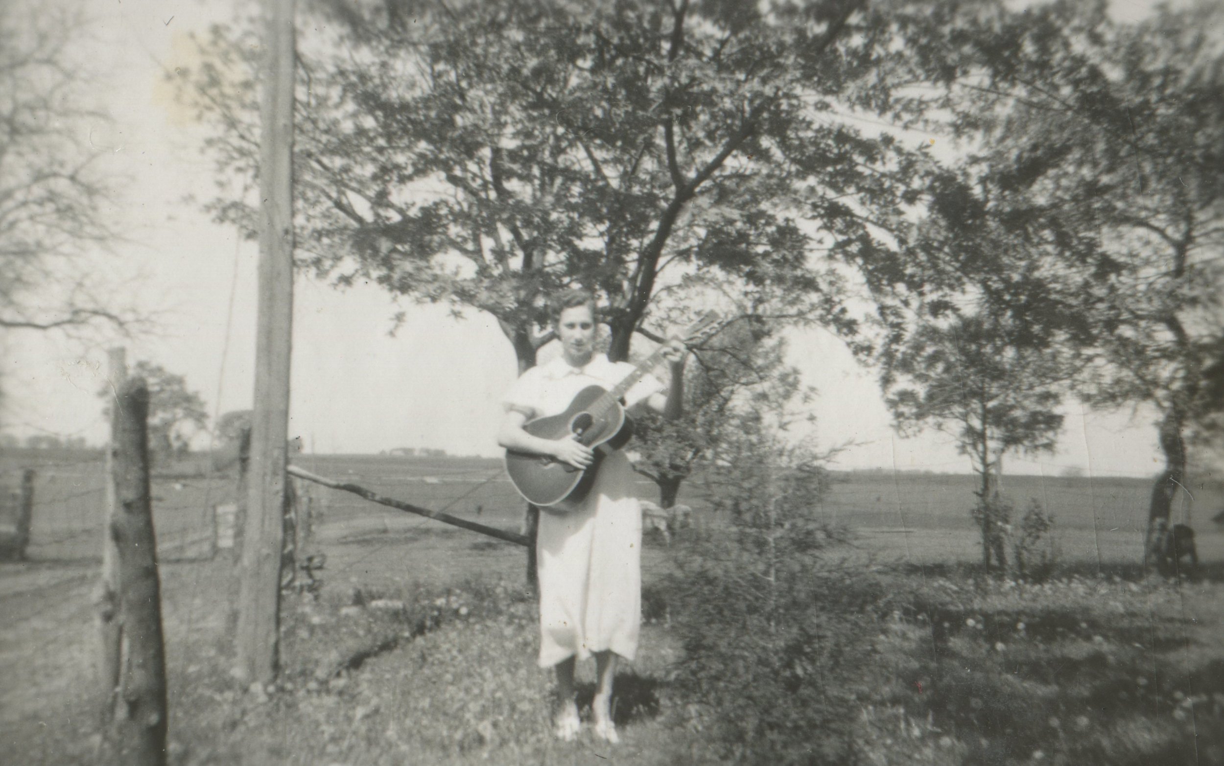 Aunt Verna with Guitar.jpg
