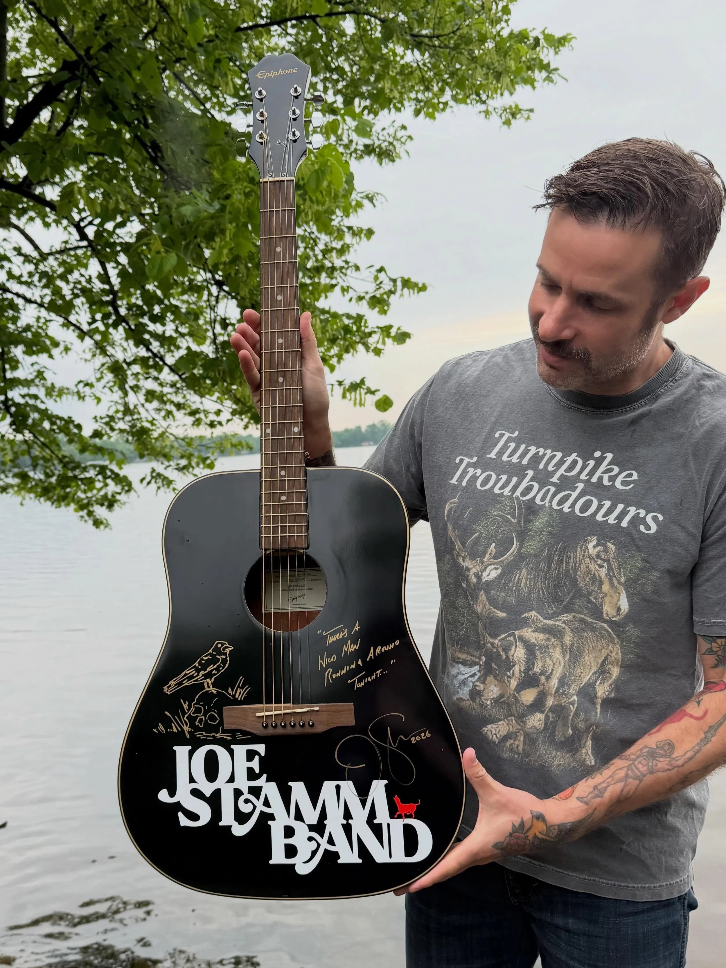 I went Minnesota Wild Man on this guitar, so we&rsquo;ll silent auction it off at The Terrace in Aitkin, MN this evening over on the merch table 💥 

#joestammband #wildman #blackdirtcountryrock