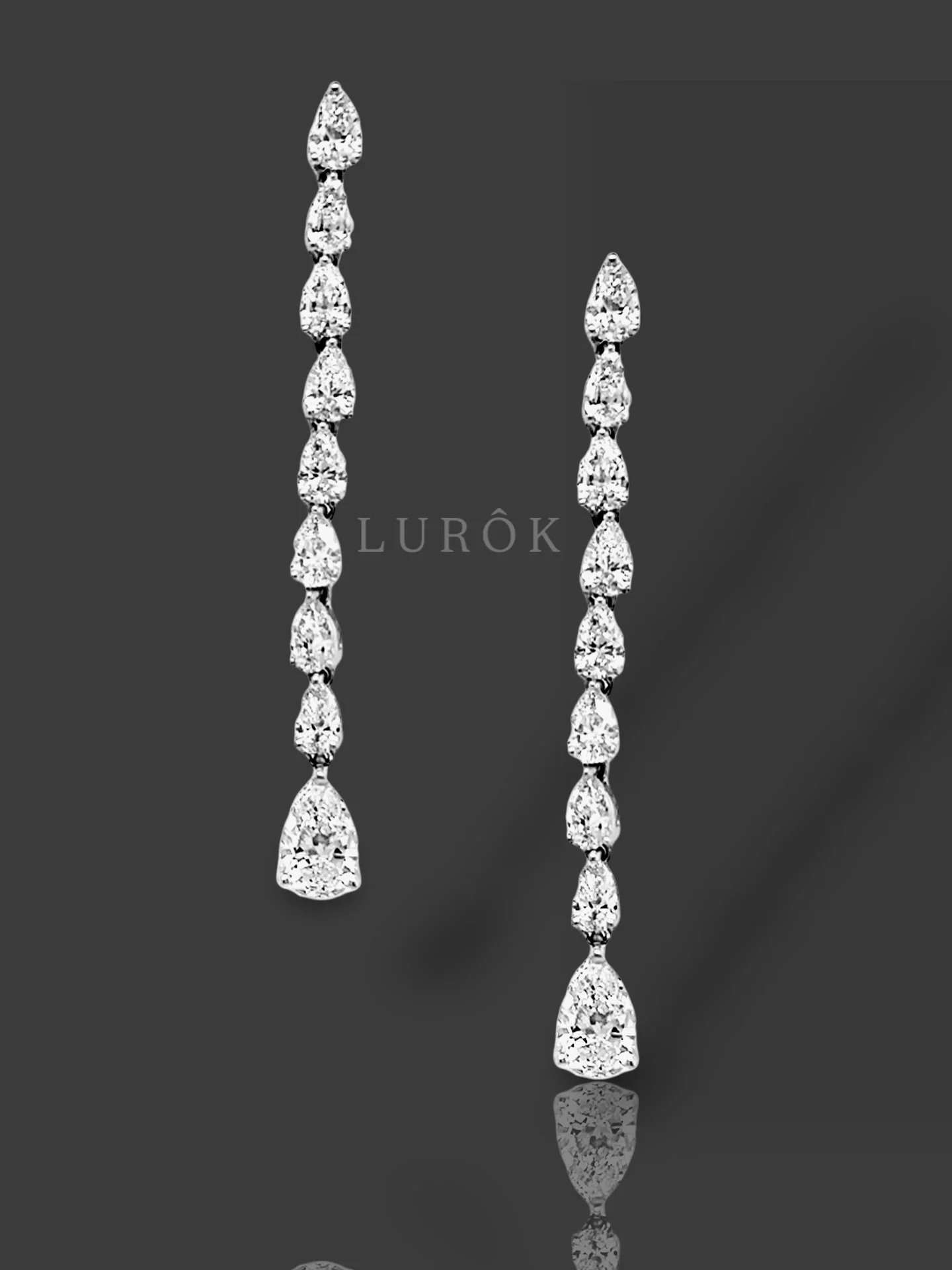 Sparkling Bride 
.
.
.
#diamond #diamondjewelry #goldjewellery #luxury #luxuryjewelry #jewelrydesign #lurok #lurokjewelry #gem #gemjewellery