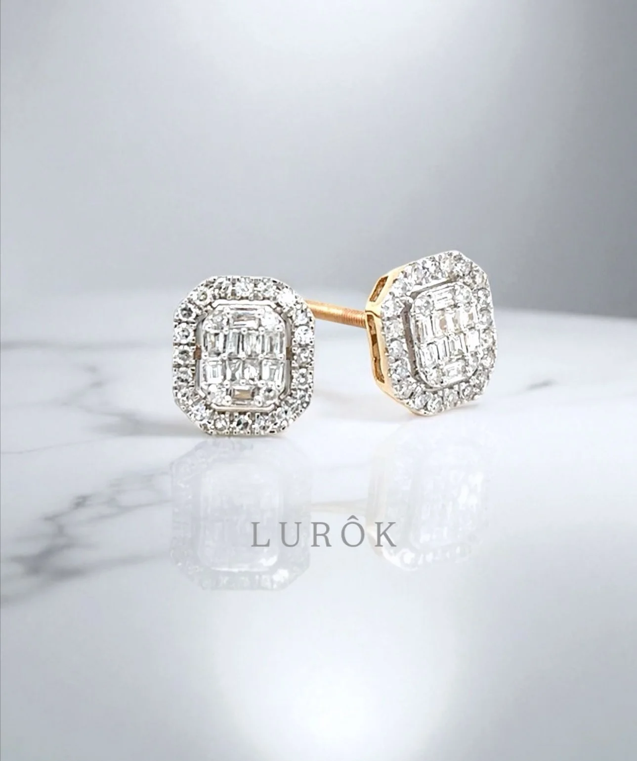 Total Elegance 🤍
.
.
.
#finejewelry #goldjewellery #goldjewelry #diamond #diamondstuds #luxury #luxuryjewelry #jewelrydesigner #gem