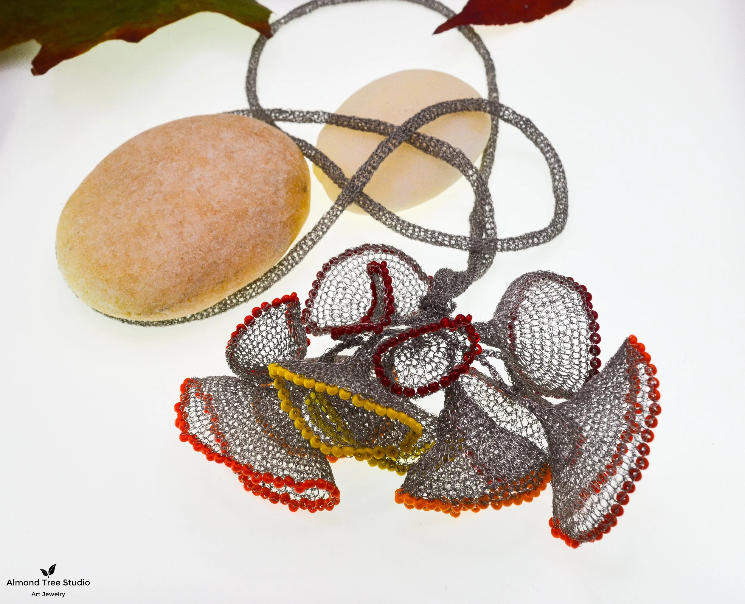 hapiness necklace (1 of 1).jpg