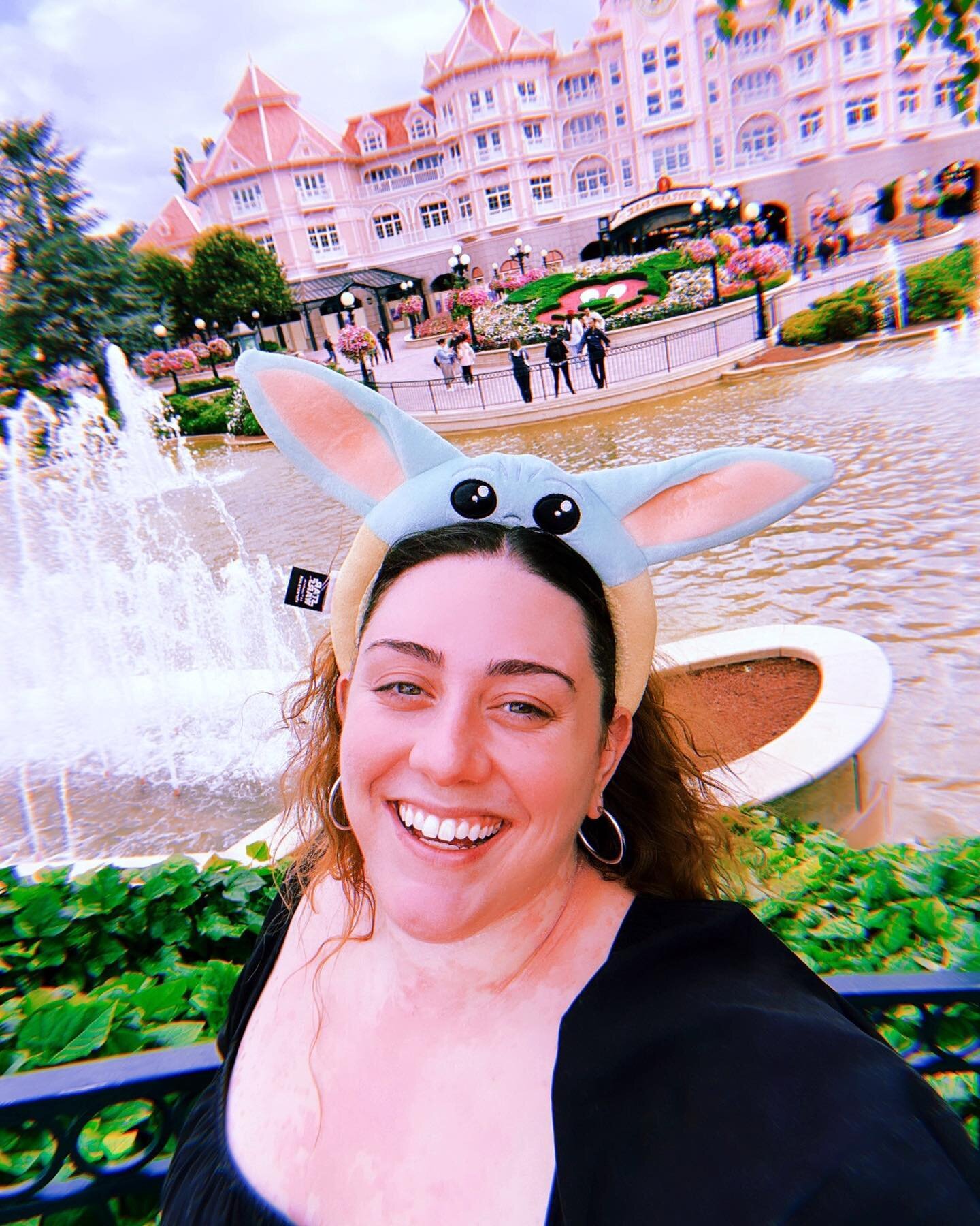 I have zero chill and childhood trauma so it&rsquo;s a truth universally acknowledged that I would be so excited that we got to spend some time in Disneyland Paris. It was the best. I took bae for their birthday and then I did another solo day cause 