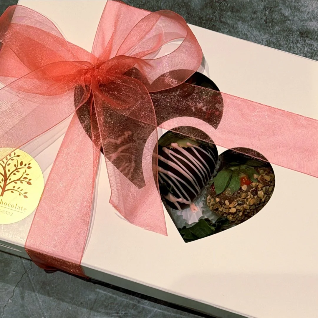 Chocolate Covered Strawberries Hearts Gift Box (Pre-Order)