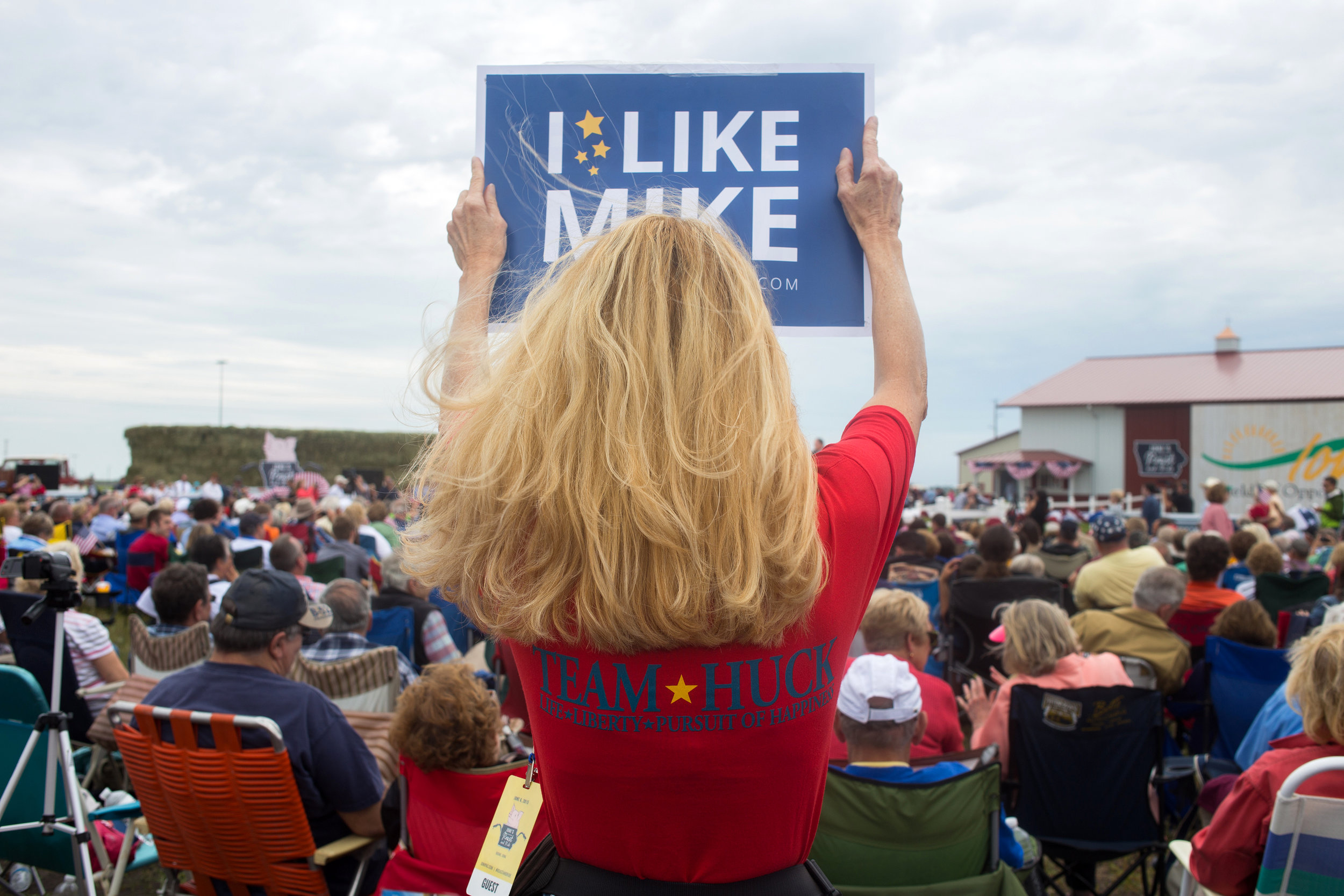  A woman expresses her support for Mike Huckabee at Senator Joni Ernst's First Annual Roast &amp; Ride on June 6, 2015 in Boone, Iowa.  