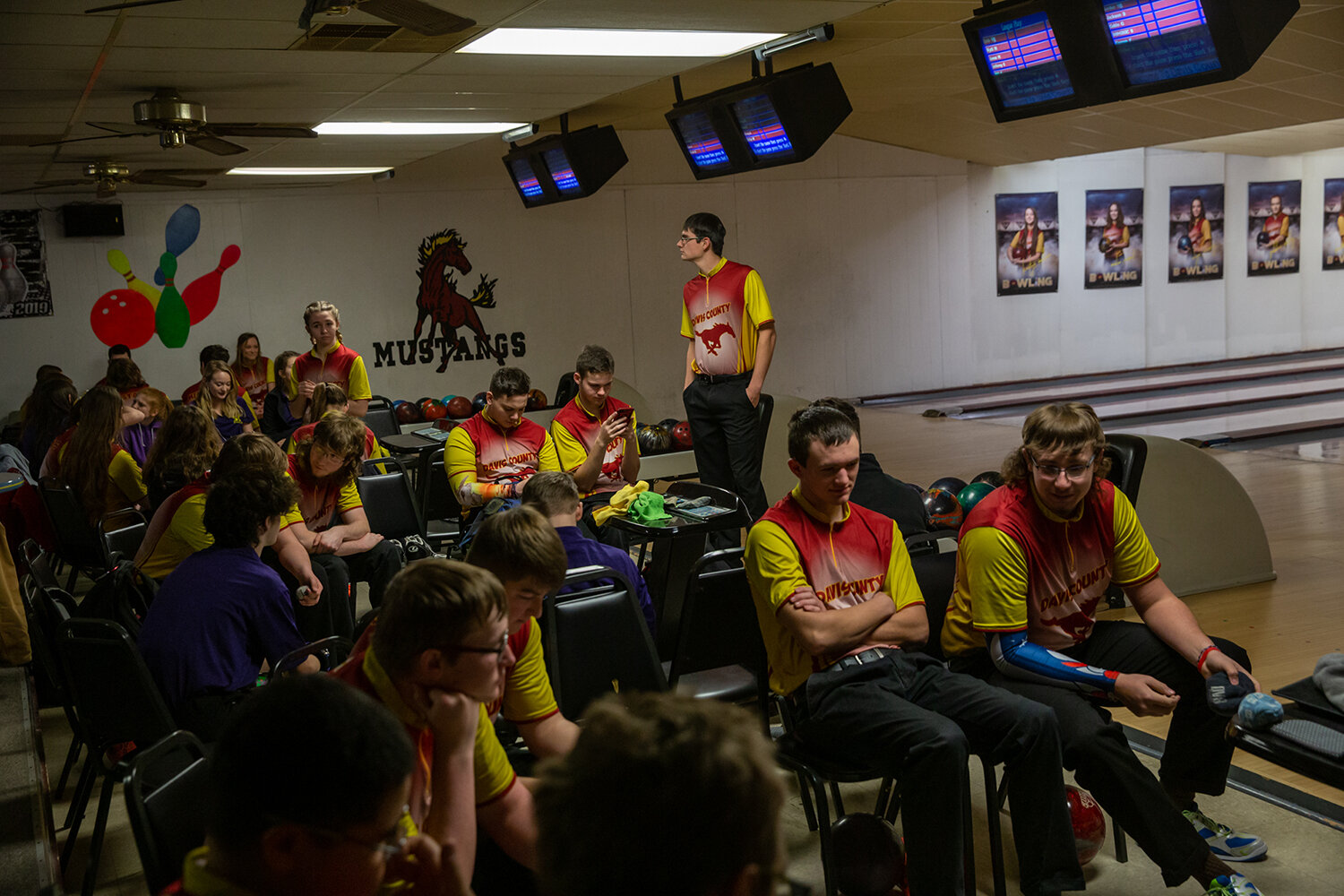  Davis County High School bowling team waiting to compete against Sigourney, Bloomfield. (Davis County) 