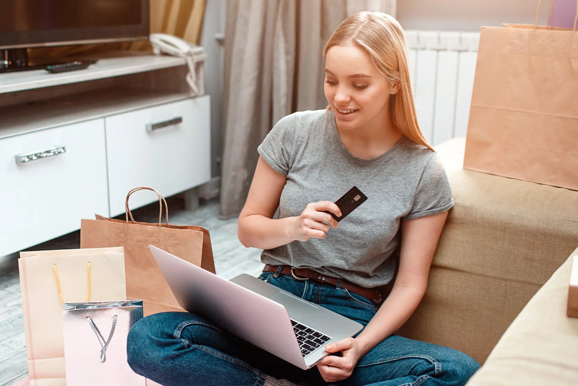 bigstock-Online-Shopping-At-Home-Young-288439744+%281%29.jpg