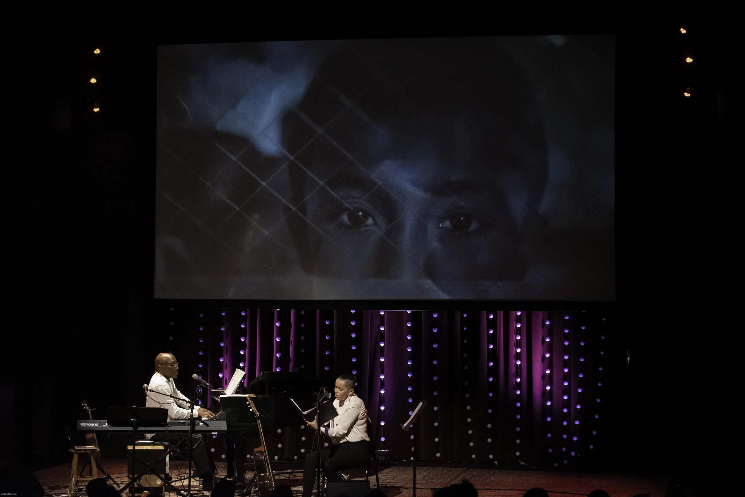 21 Cartas Concert Digital Downloads Online