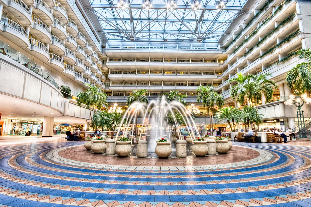 Orlando-Internationl-Airport-kiosks.jpg