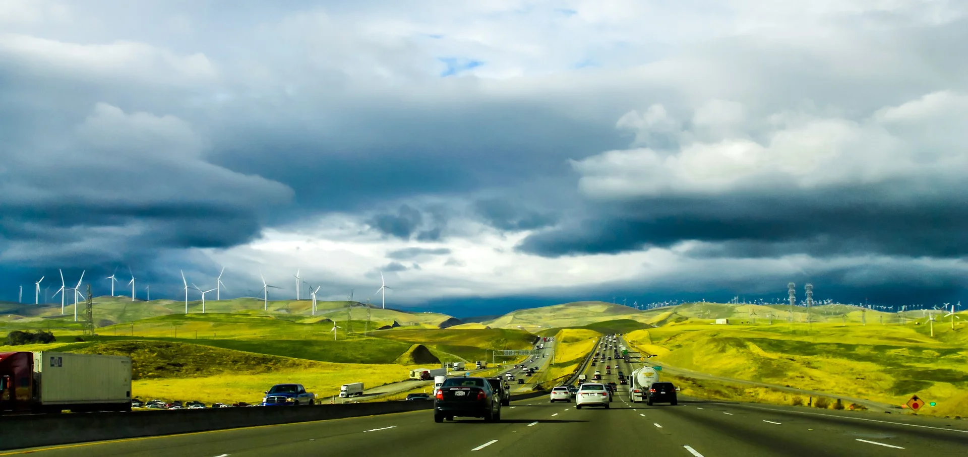 road-2108033_1920.jpg