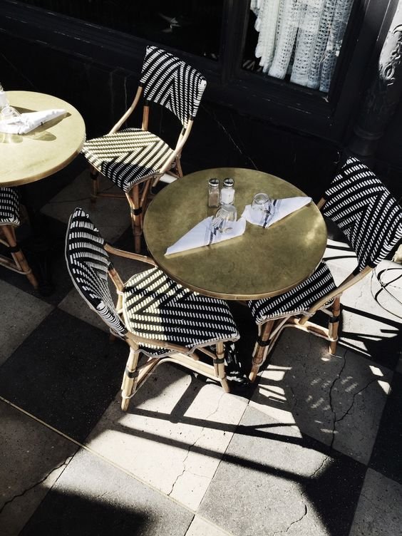 cool_cafetable.jpg