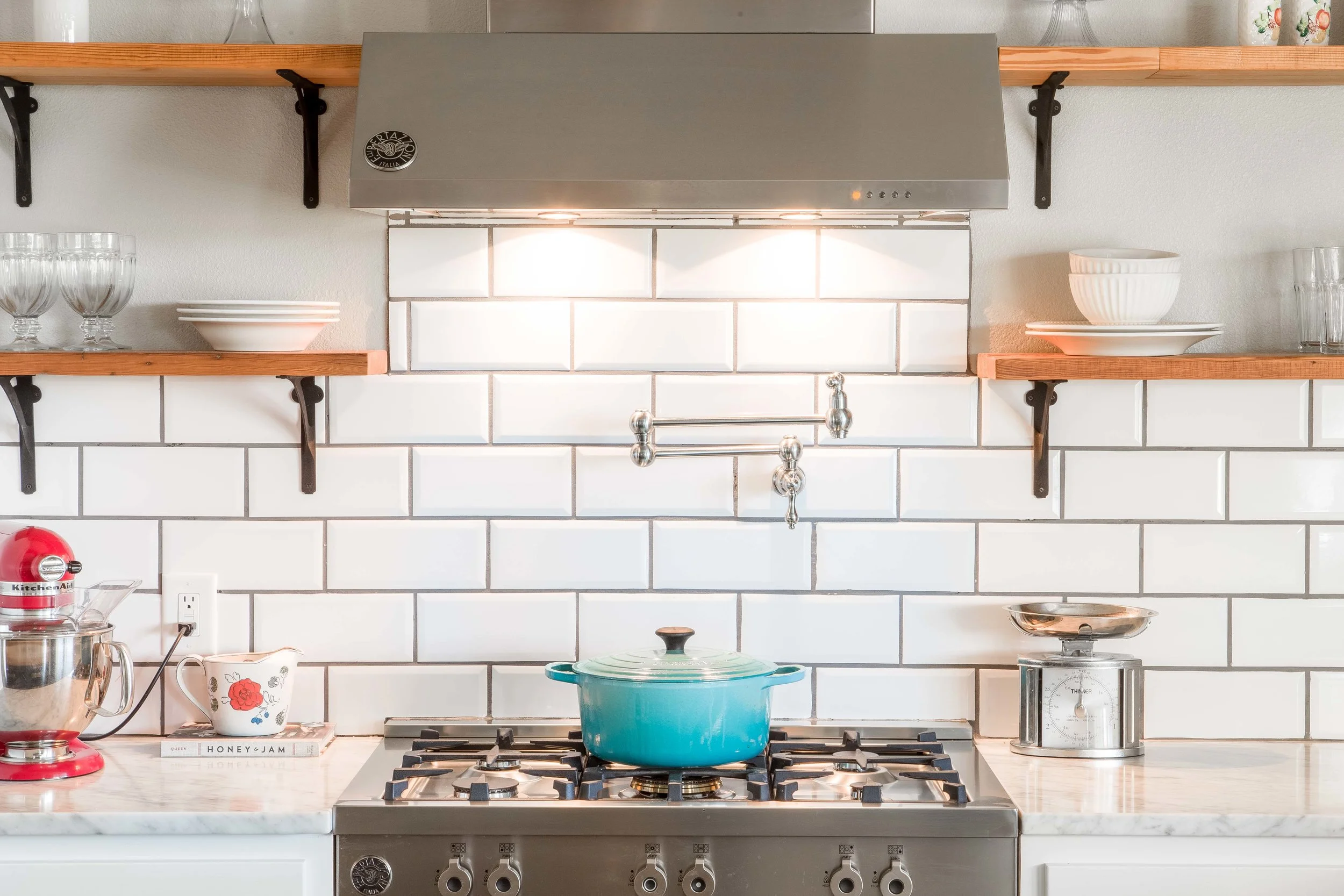 Lemburg House Kitchen area closeup 3.jpg
