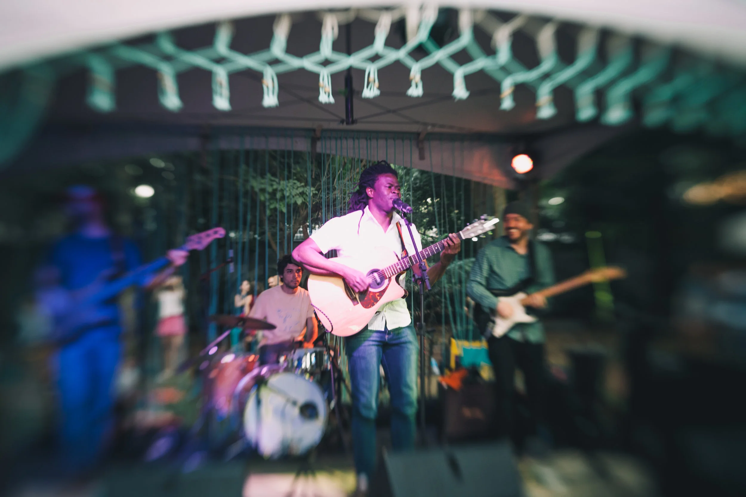 Yannick Delass em show no #MANUALnoMCB | Foto Gleice Bueno