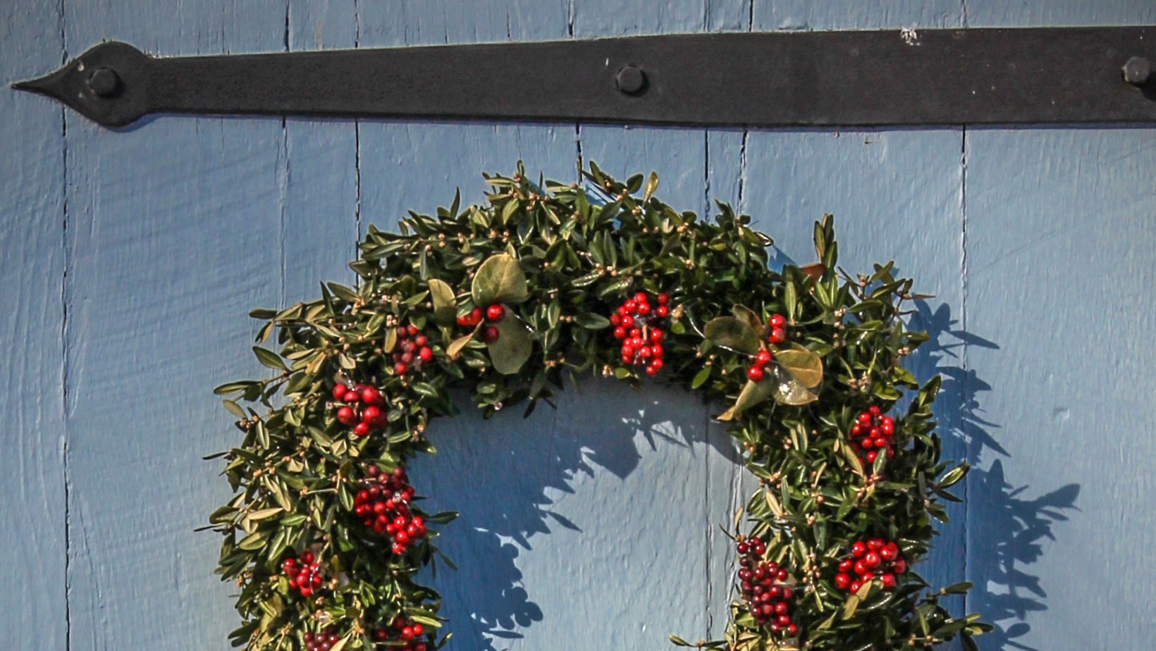 Special Evening Edition: Traditional Winter Wreath Making at Oak Spring