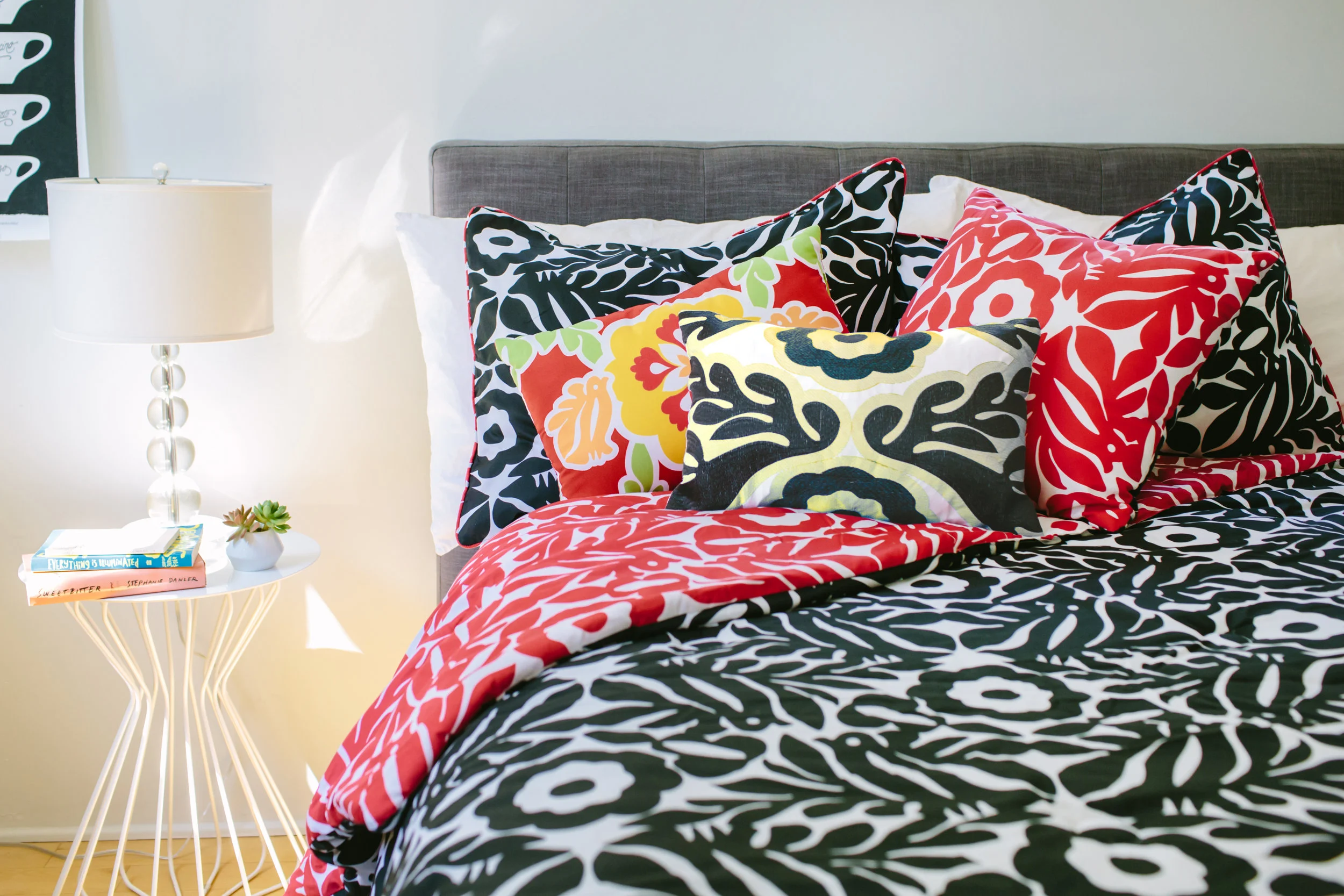 VITA_Otomi_comforterset_bed.jpg