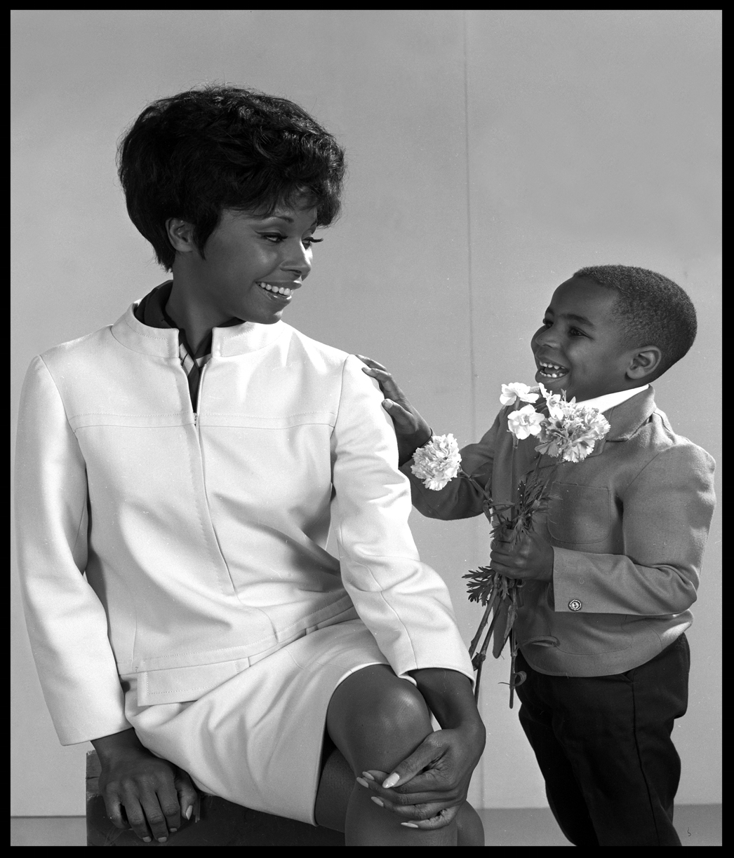 Diahann Carroll & Marc Copage from "Julia" c.1968 from original 2.25 negative