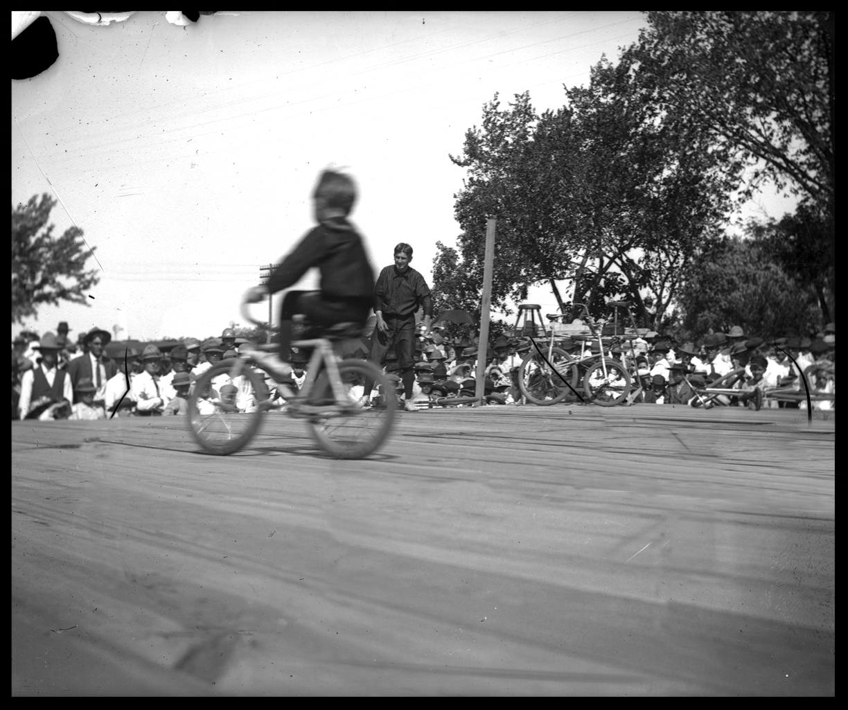 BikeTricks21910copy.jpg