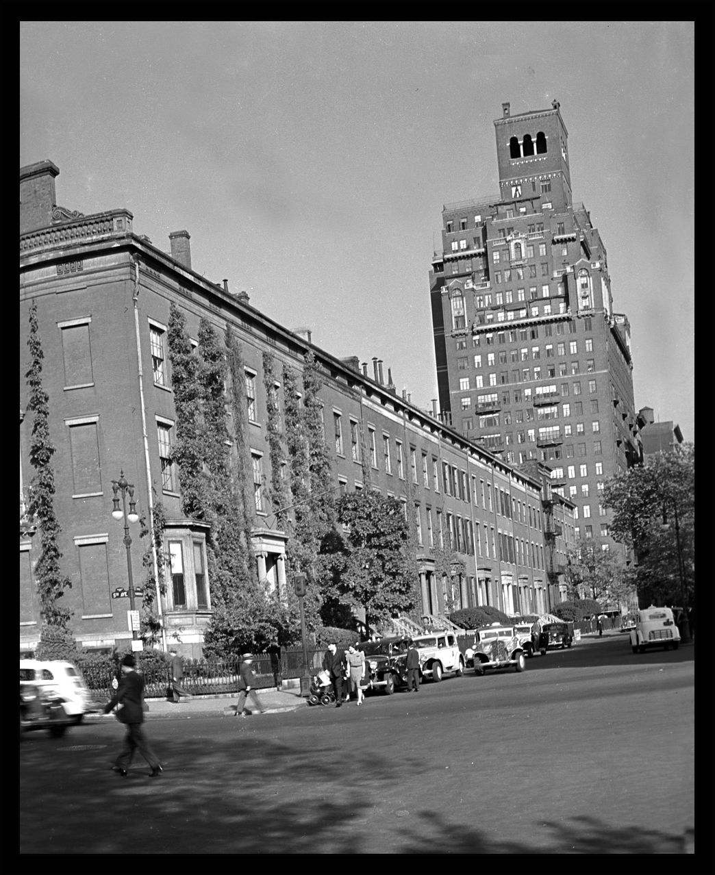 Old Washington Square Park North ( Waverly Pl )  at 5th Ave c.1938