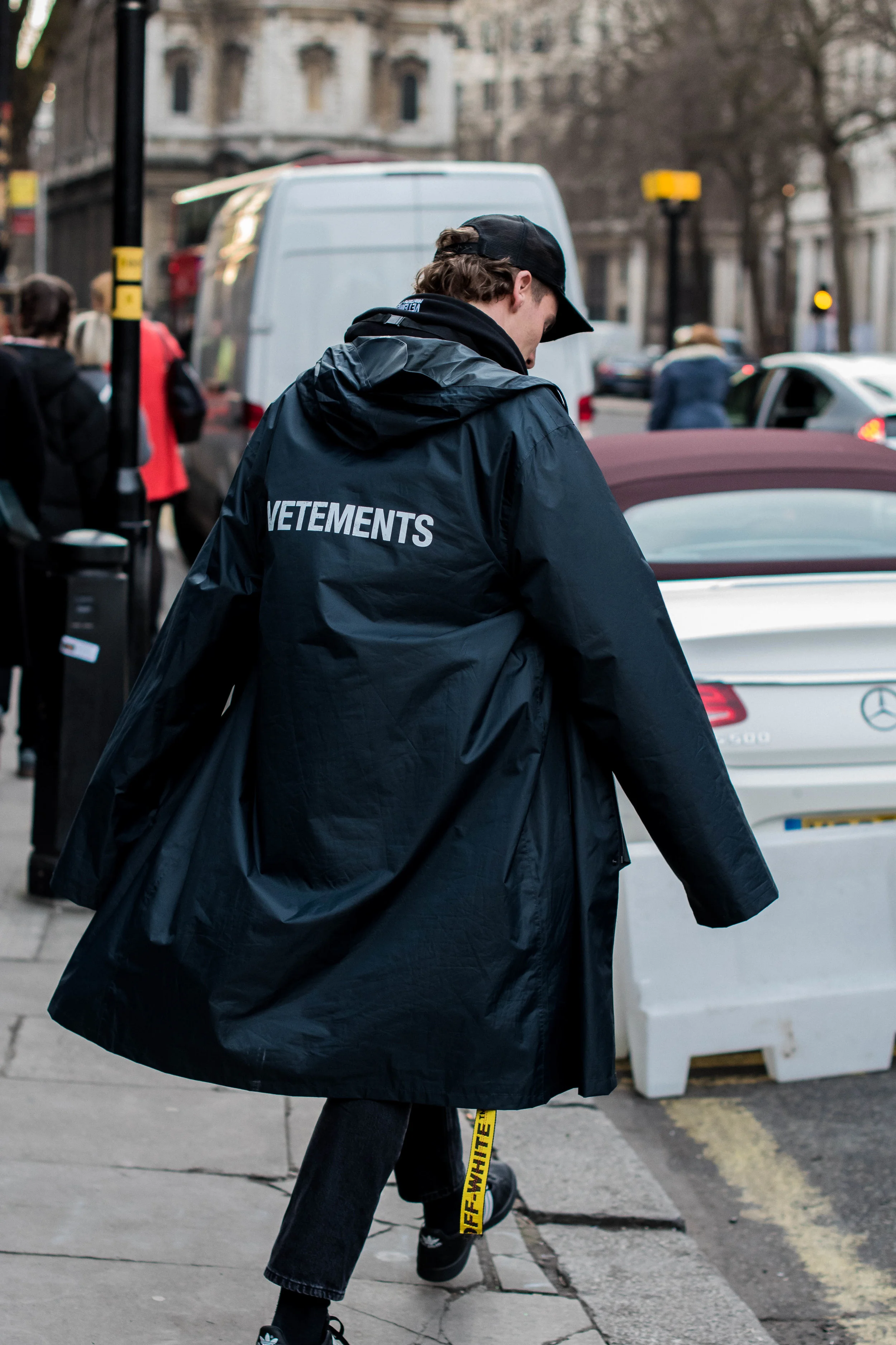 LFWfall17-180thestrand-vetements:offwhite.jpg