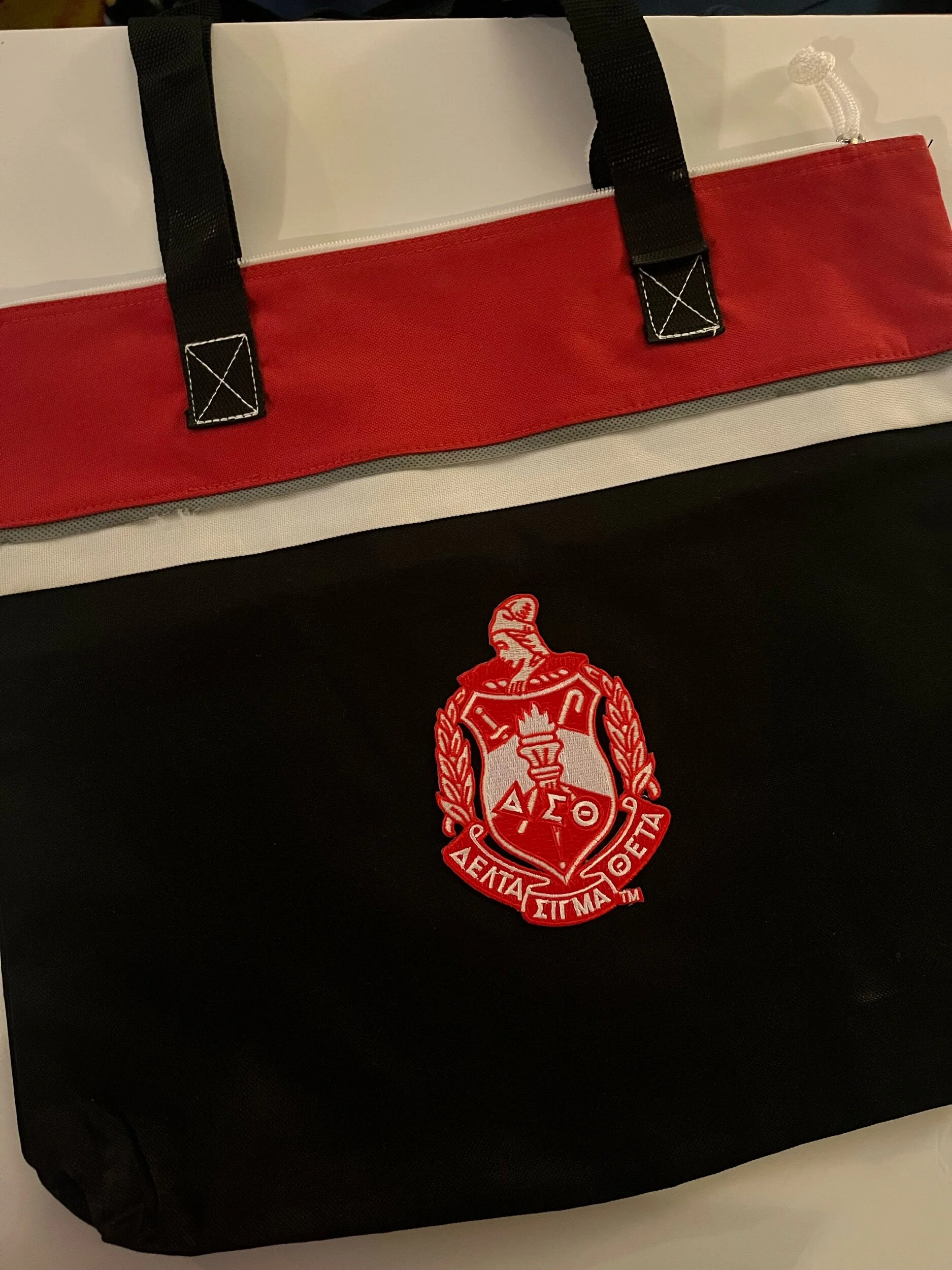 AF693D64-7CF5-4AD1-83E4-037F17035D90