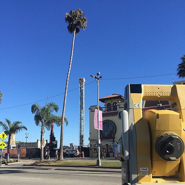 Monitoring the Doubleshot at the Boardwalk for movement during the adjacent pile driving and shoring work for the new grand entry project.
&bull;
&bull;
&bull;
&bull;
#santacruzbeachboardwalk #santacruzbeach #santacruz #santacruzboardwalk #surveylife