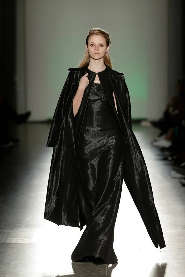 Black Long Shinny Dress One available size 36. Original Price 301€ | Discount Price 150,50€ Ref. LCFW1521