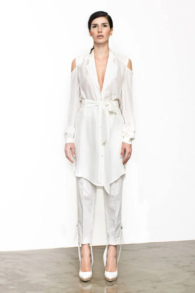 White Pants with Buckles One available size 36. Original Price 150€ | Discount Price 60€ Ref. LCSS15S28 *shoes are also available for sale
