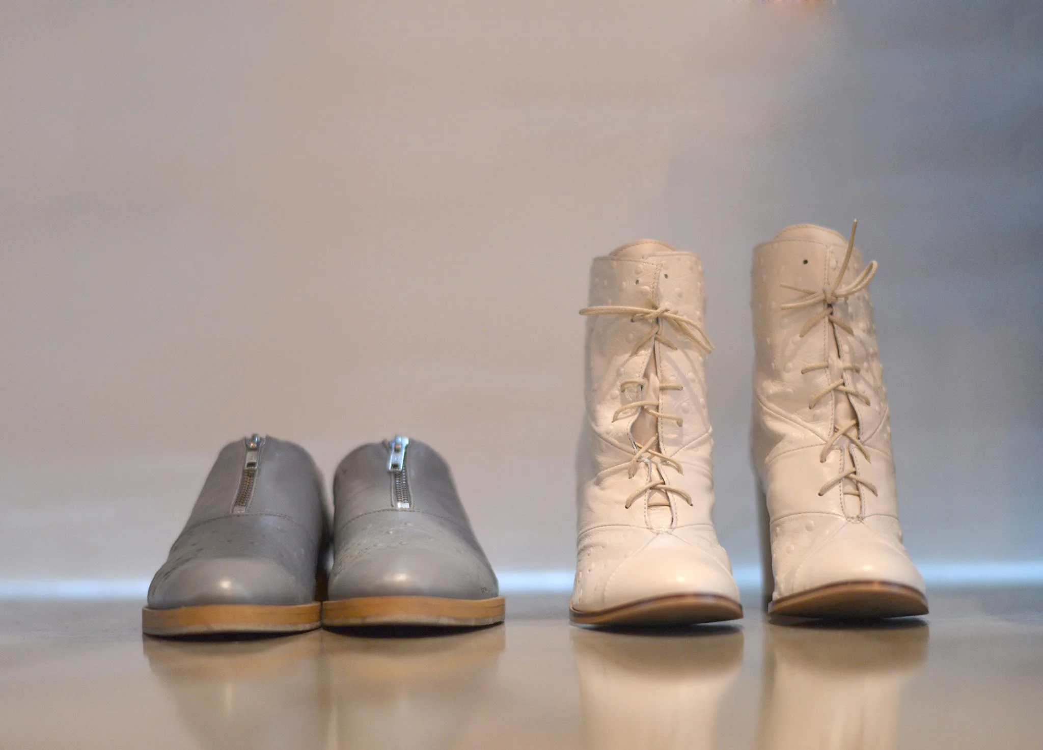 Shoes One available size 40 Original Price 139€ | Discount Price 69,50€ Ref. LCFW16SSA *Available in black, grey, pale pink and white