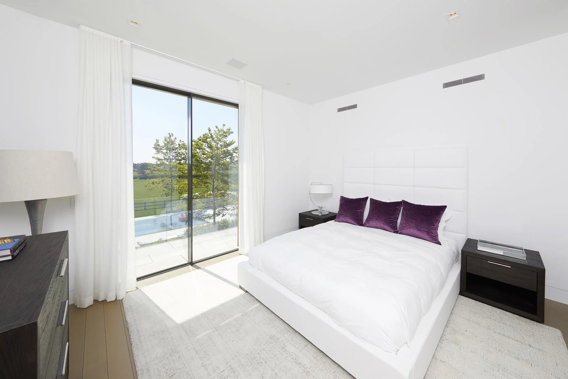 289Parsonage_bed3.jpg