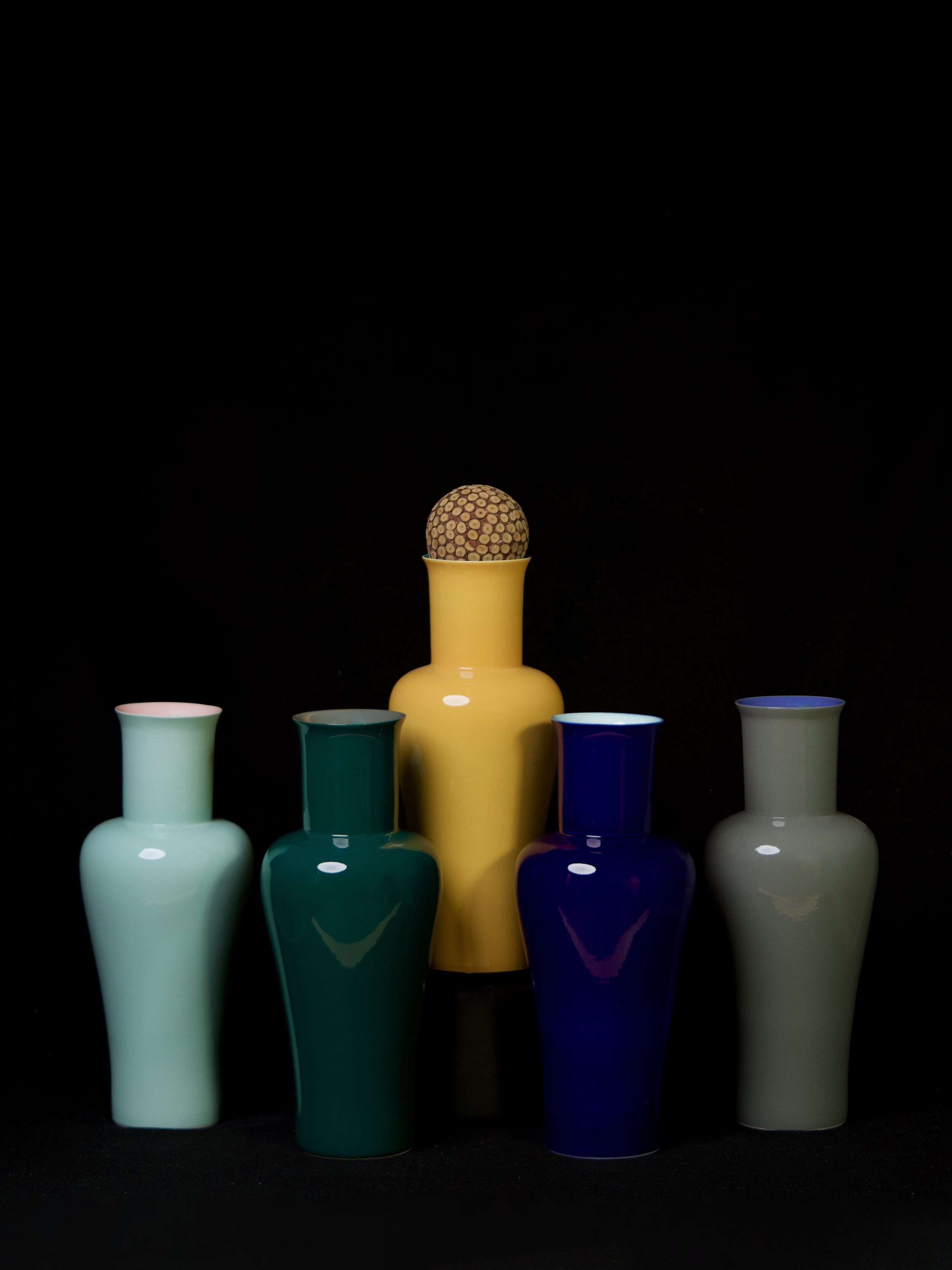 MEDIUM PORCELAIN LOVER VASE