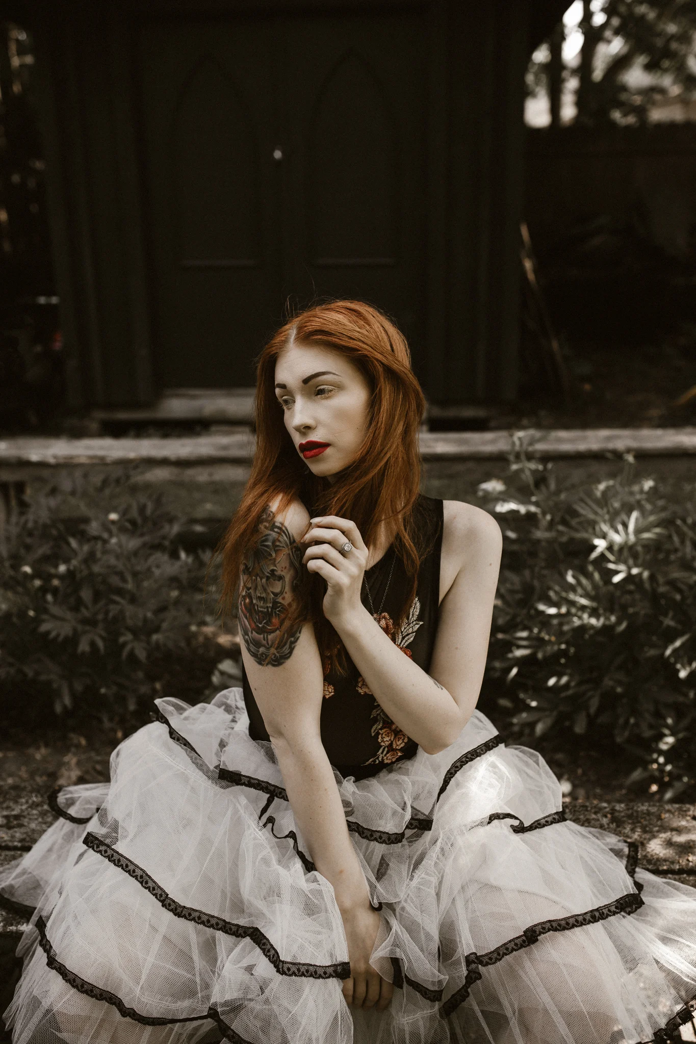 Kat-in-the-garden-097fb.jpg