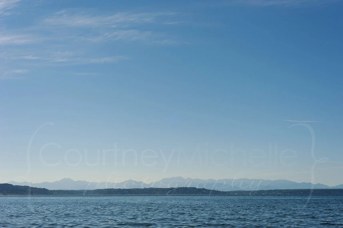 seattle-water-and-mountains-COPYRIGHTCMP-5961.jpg