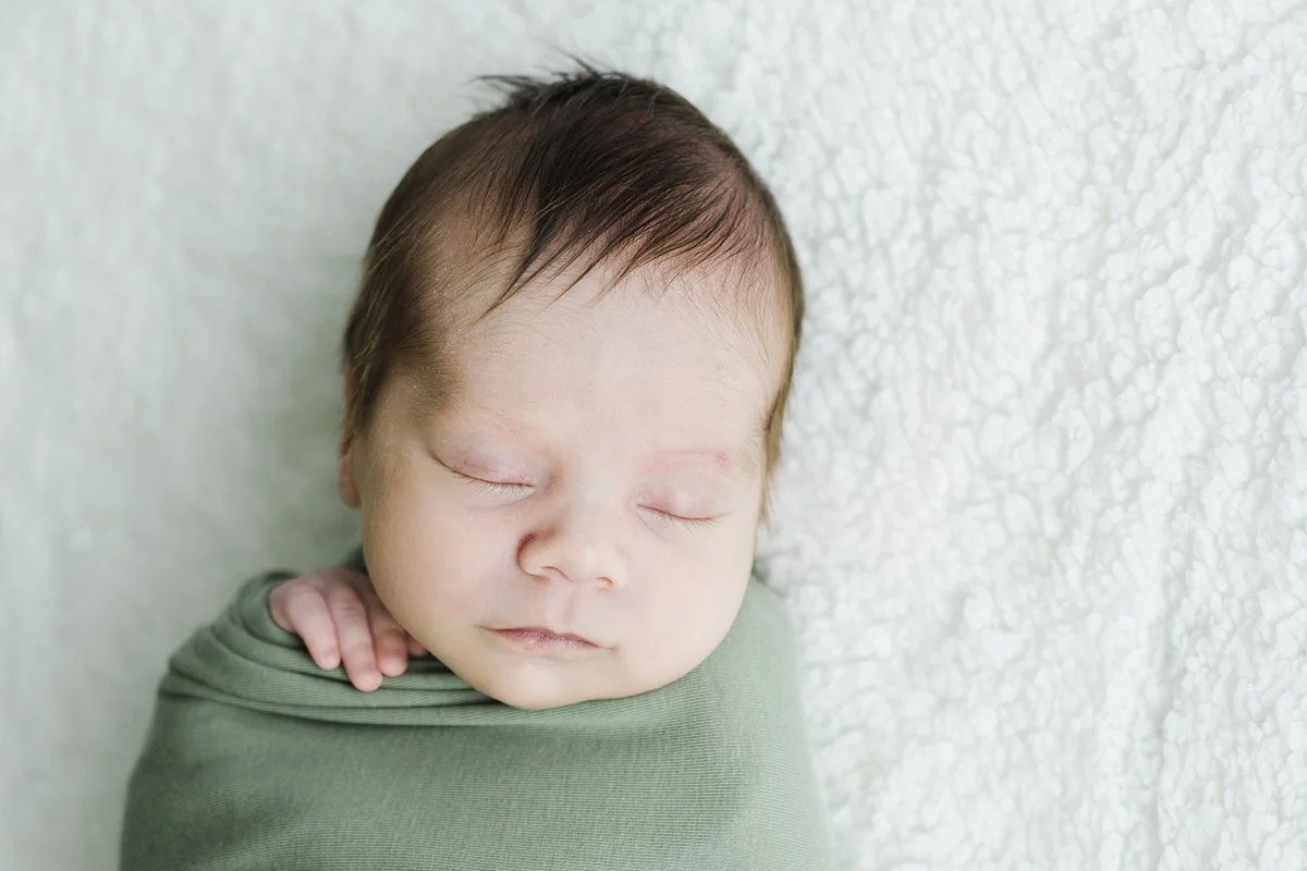 chicago-newborn-photographer-west-loop©COPYRIGHTCMP2021-20210821-2052-56.jpg