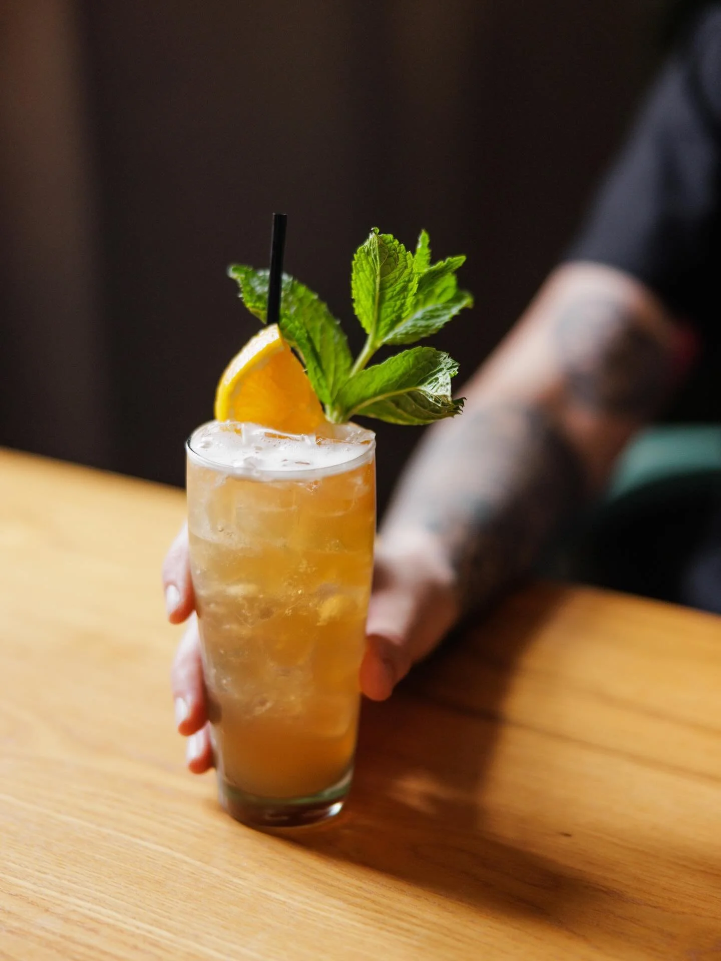 Sweeten up your afternoon with a refreshing Orange You Glad! This Spring-time goodness in a glass features white rum, black tea, lime, orange bitters, demerara syrup, and fresh mint. Swing by the taproom this week to give it a try! Cheers! 

📸 @love