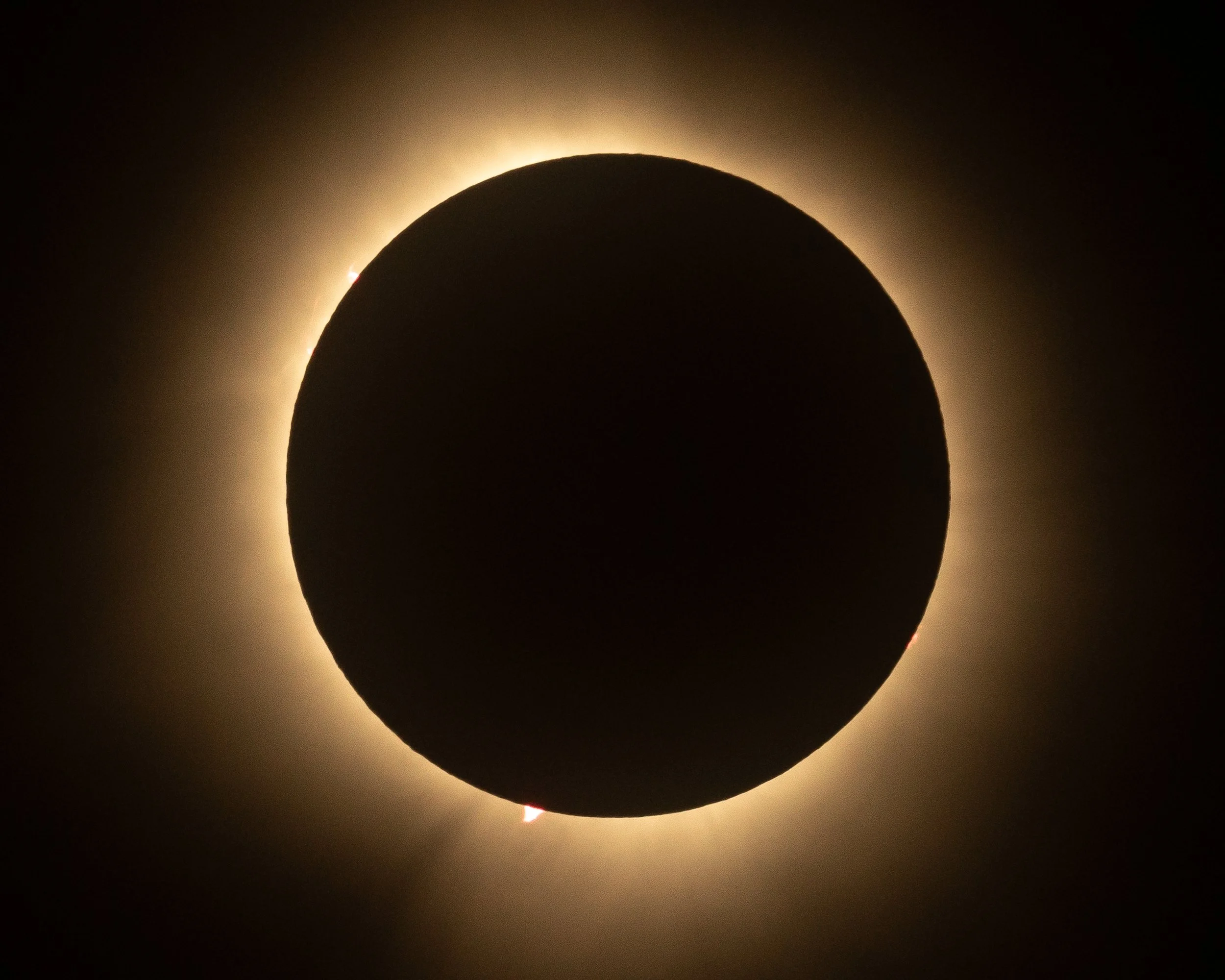 @RisingSunPhotog_TotalSolarEclipse2024_21.jpg
