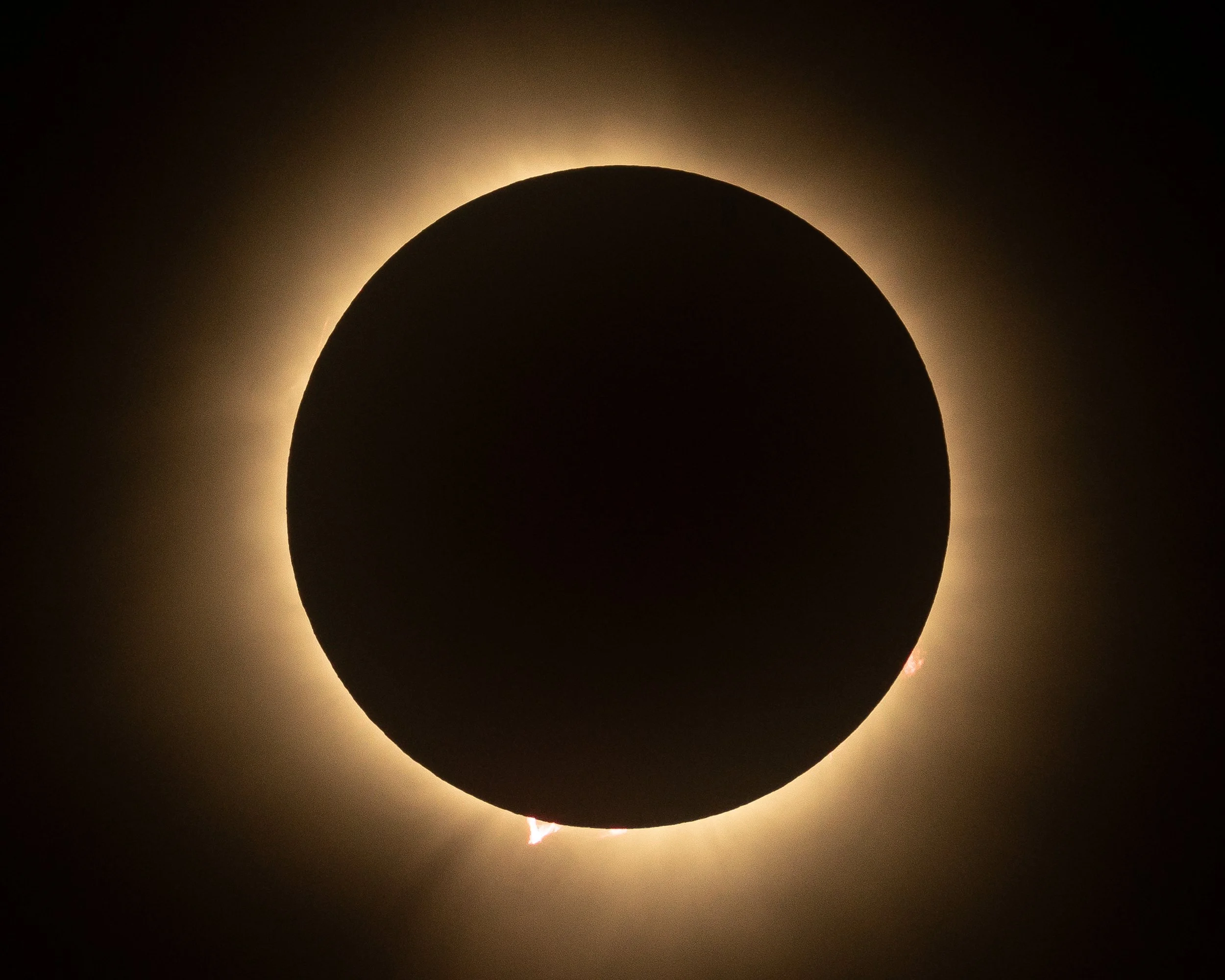 @RisingSunPhotog_TotalSolarEclipse2024_22.jpg