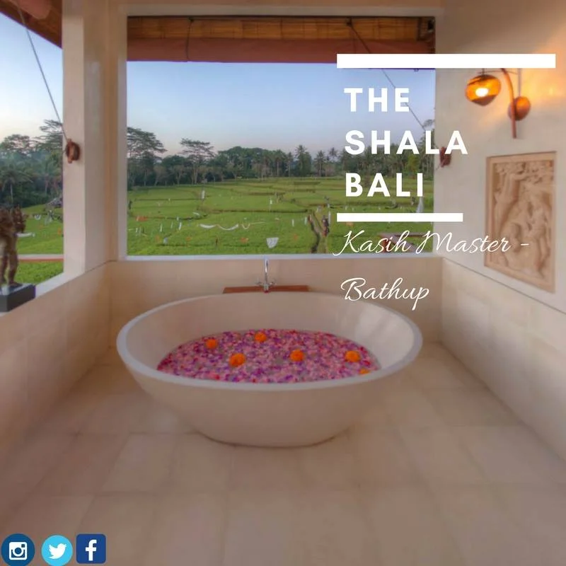 Villa Kasih bath.jpg