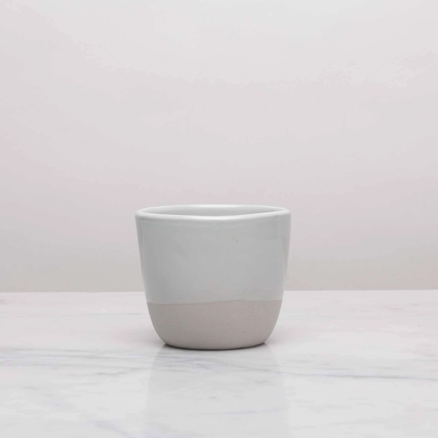 Cup with rounded bottom : White