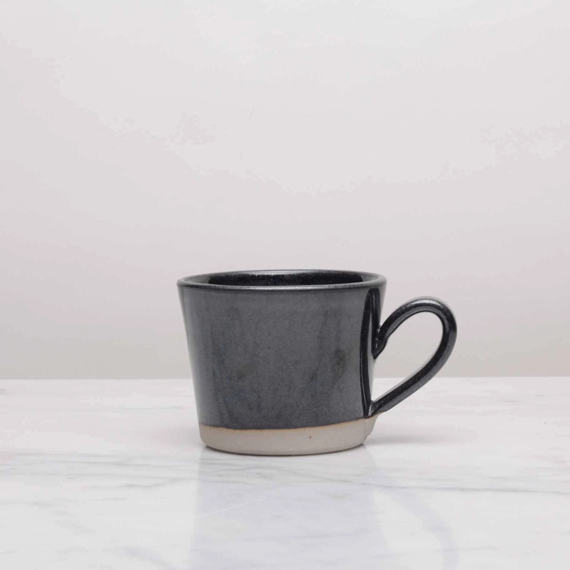 Medium Mug : Black