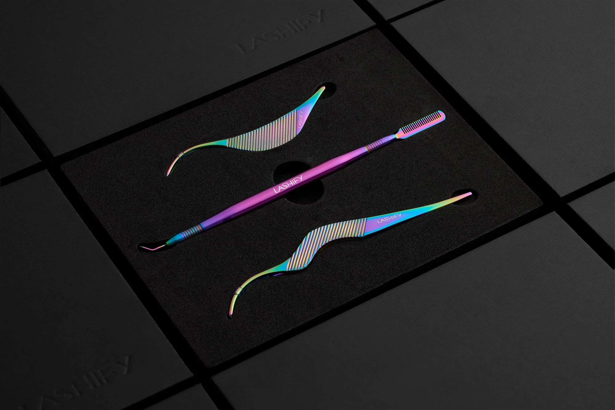 colorful-eyelash-application-tools.jpg