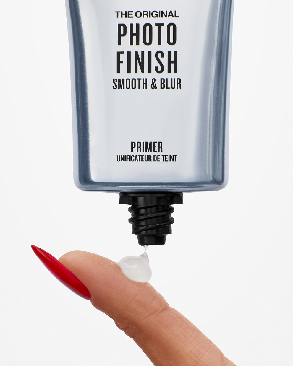 smashbox-primer-smooth-blue-finger.png