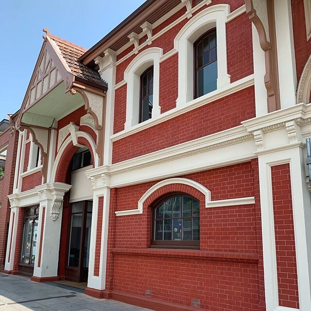 Throwback Thursday!!
Another beautiful building we had the pleasure of assisting in the restoration with @stoneideas_  several month ago 🙌
#heritage #adelaidepainters #snyderspainting #stoneideas