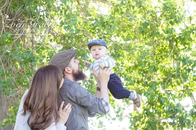 Happy Sunday! Itβs such a beautiful time for family photos !
.
.
Book yours today! Check out the website or send us a message π