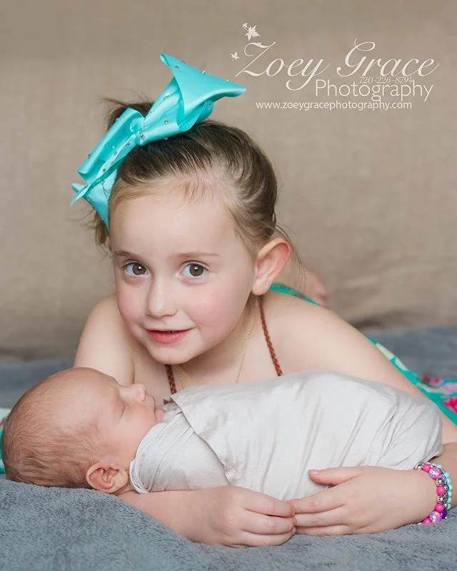 Sibling love π
.
.
Book your newborn session today! Send us a message or check out the website for more information. Link on the bio β¬οΈ