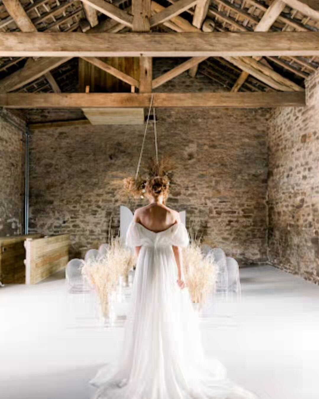 Wedding Fair - Old Hay Barn at Birtle
23 March - 11am - 4pm
We will be there next Saturday. Pop along for a glass of fizz and check out some incredible suppliers.
Venue @theoldhaybarnbirtle
Image @jobradburyphotography